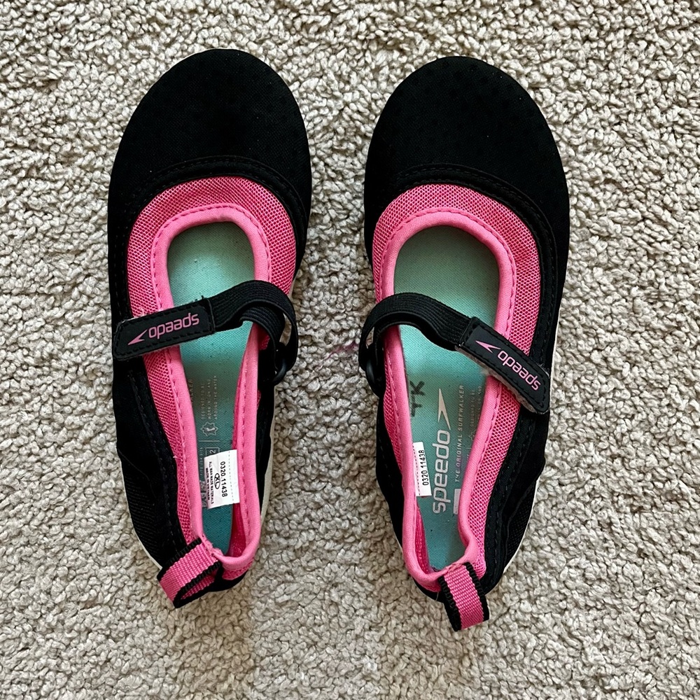Girl’s Water Shoes